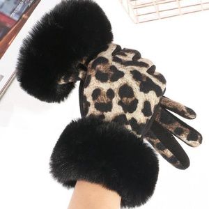 LEOPARD GLOVES WITH FAUX FUR TRIM